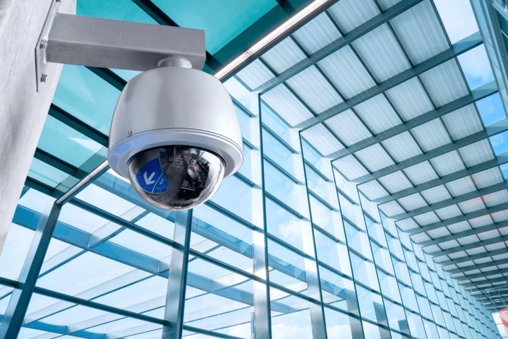 How Live Video Monitoring Secures Commercial Sites